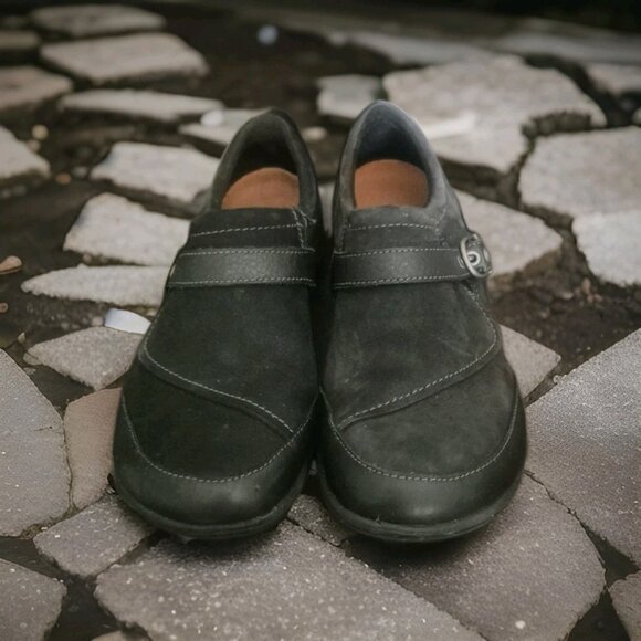 Merrell Dassie Buckle Nubuck Leather Slip-On Comfort Shoes Women's Size 8.5 - Picture 2 of 7